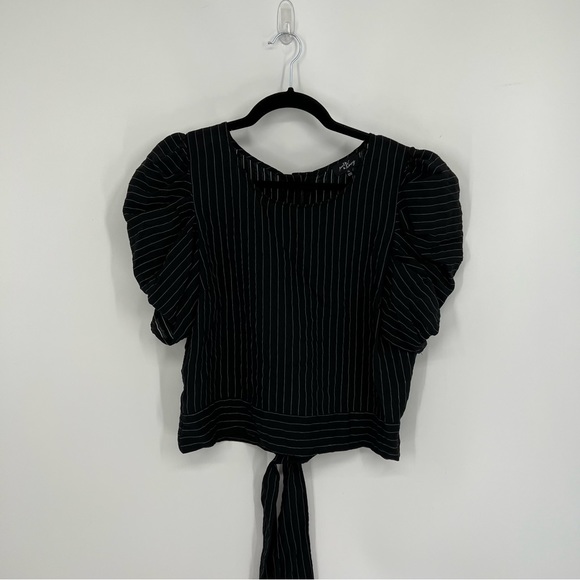 Milk & Honey Crop Black Stripe Puff Sleeve Button Tie Back Blouse Size XL - Picture 3 of 9